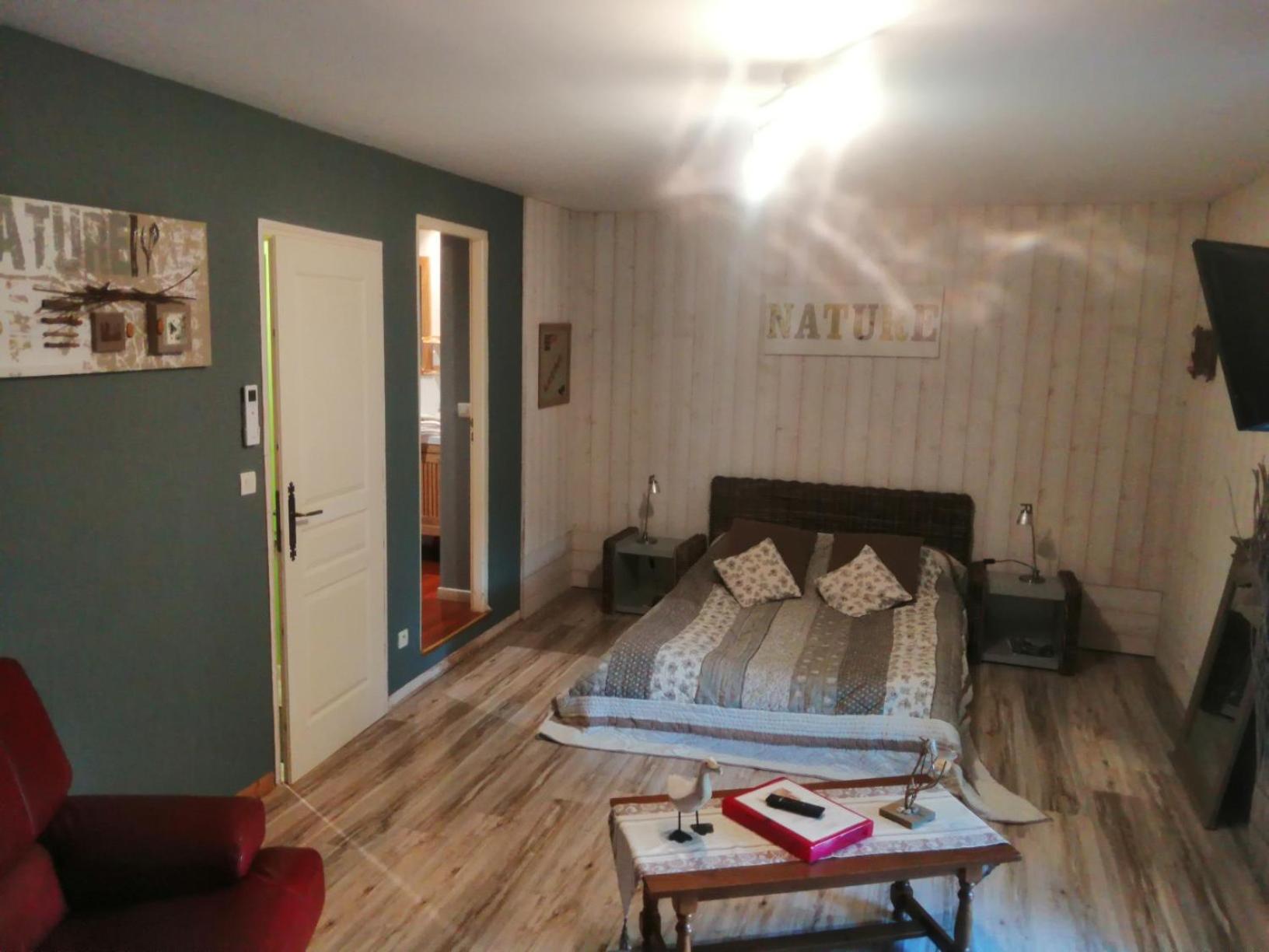 Bed and Breakfast Les Tourterelles Chabournay Exterior foto